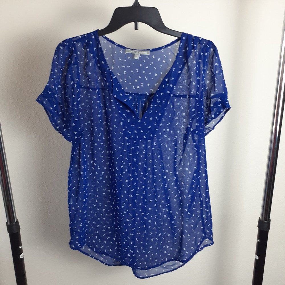 Daniel Rainn Blouse Women's Sheer Top V-Neck Short Sleeve Heart Pattern Size M
